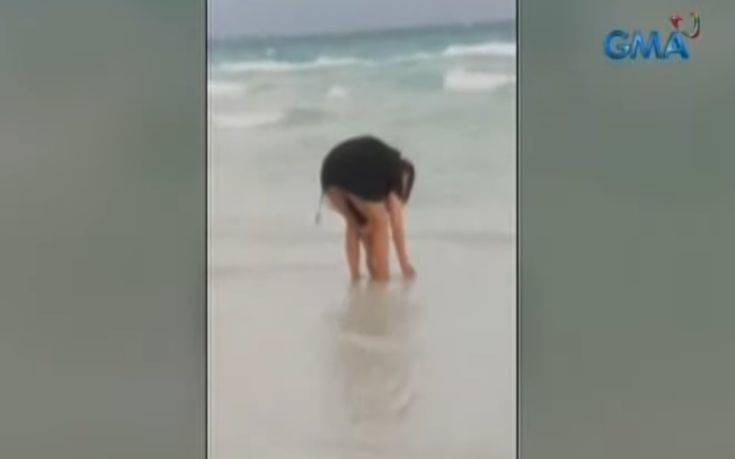 Έθαψε την βρώμικη πάνα στην άμμο, έκλεισε η παραλία για 3 μέρες (βίντεο)