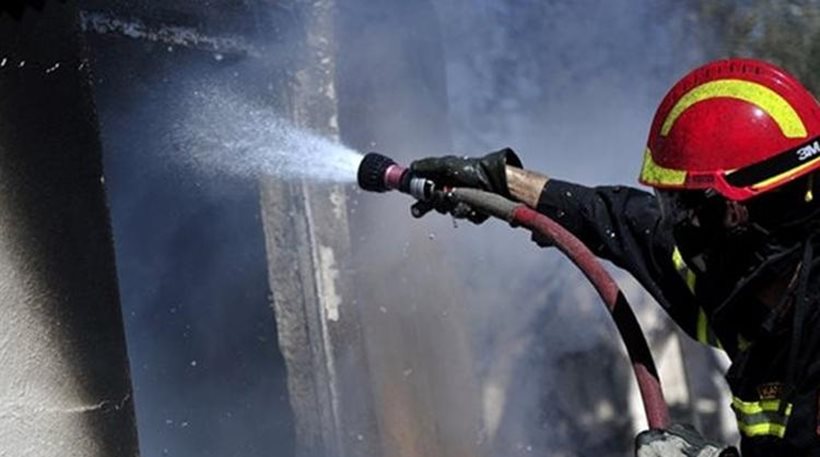 Πυρκαγιά σε συνεργείο μοτοσικλετών στο Ηράκλειο
