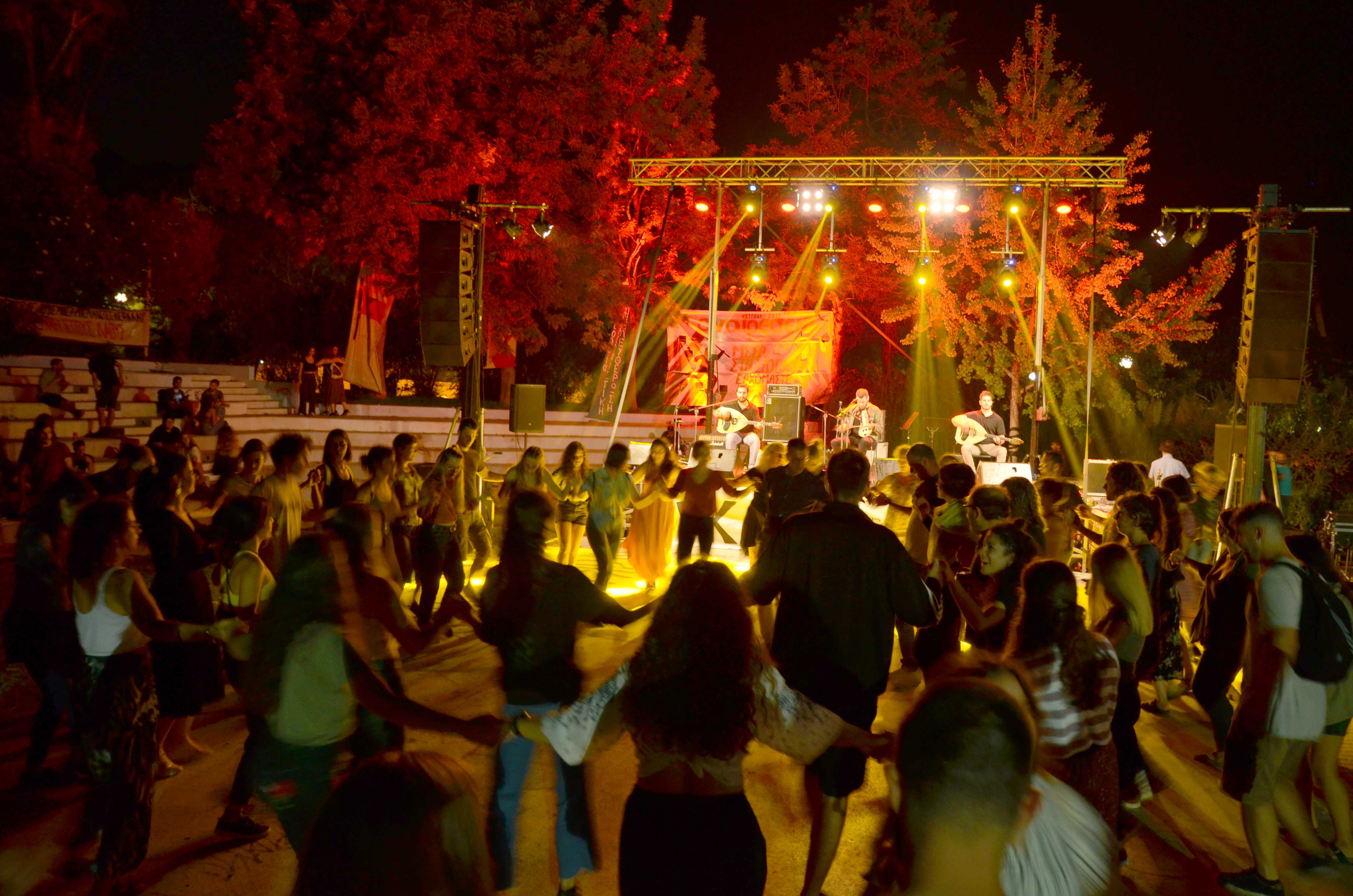 Εκατοντάδες νέοι στην πρώτη μέρα του φεστιβάλ «Αναιρέσεις» στα Χανιά