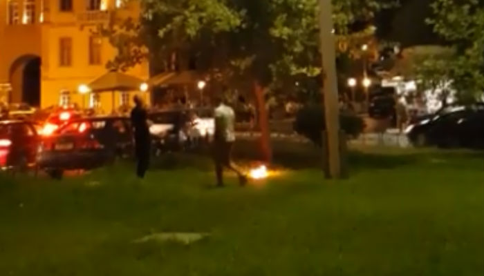 Φωτιά στην πλατεία Δικαστηρίων στα Χανιά (φωτο – βίντεο)