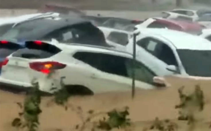 Ισπανία: Εικόνες καταστροφής από καταρρακτώδεις βροχές, δρόμοι χείμαρροι και 2 νεκροί