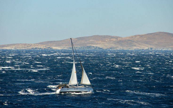 Το μελτέμι έκανε δροσερότερη τη θάλασσα στο Αιγαίο