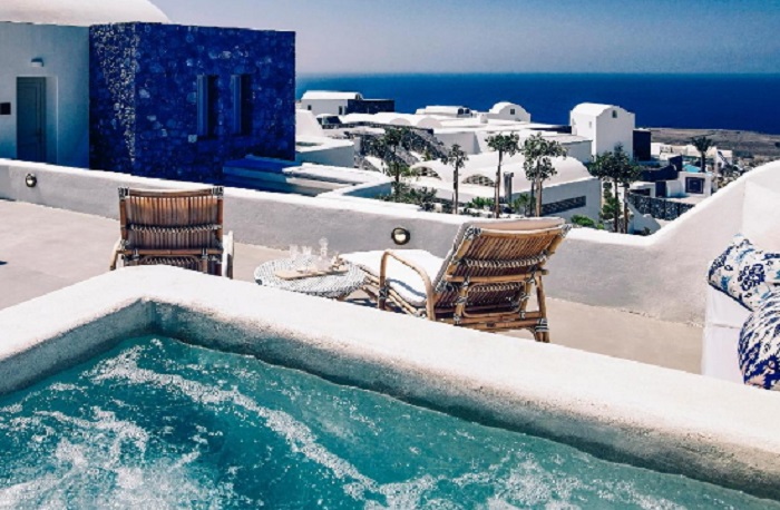 Αυτή η πισίνα ξενοδοχείου στην Ελλάδα είναι στις 9 καλύτερες πολυτελείας στον κόσμο!