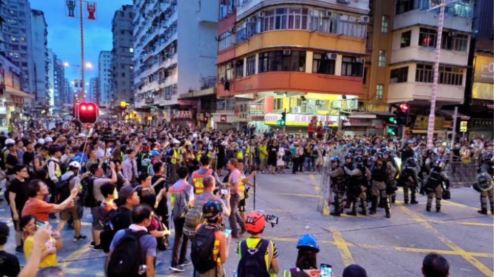 Χονγκ Κονγκ: Επεισόδια ανάμεσα σε διαδηλωτές και αστυνομικούς