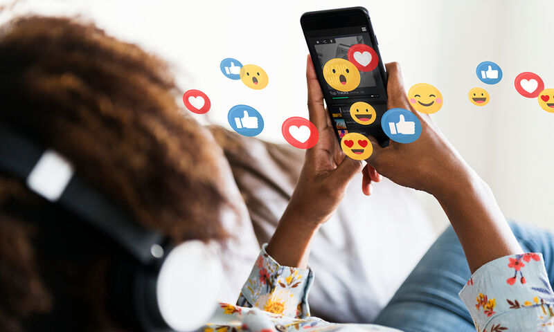 Social media: Πώς επηρεάζουν την συμπεριφορά των εφήβων