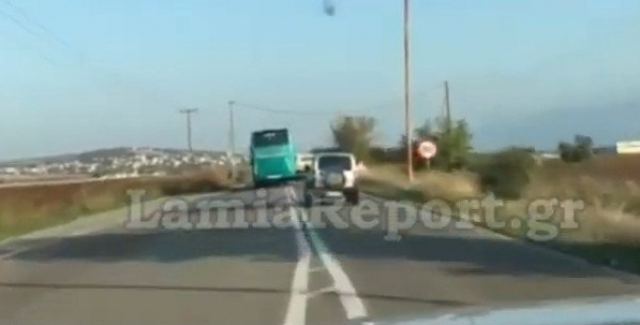 Λαμία: Οδηγός του ΚΤΕΛ κάνει επικίνδυνες προσπεράσεις (βίντεο)