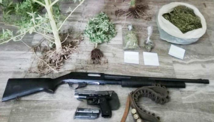 Βρέθηκαν ναρκωτικά, όπλα και σφαίρες σε σπίτι στον Δήμο Φαιστού