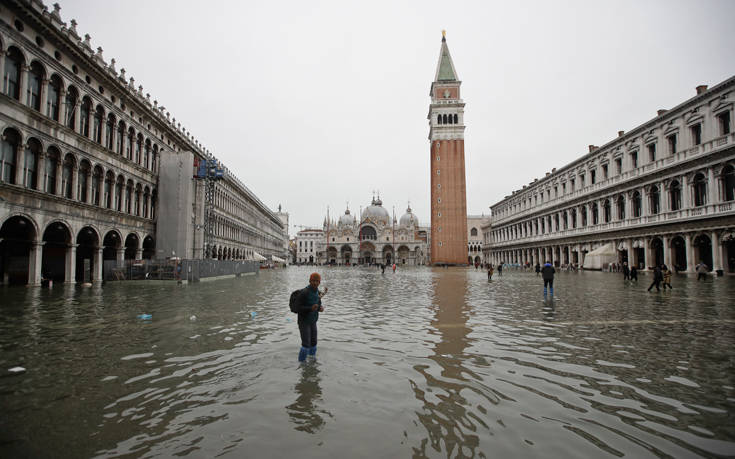 Νέος συναγερμός για αύριο στη Βενετία, τα νερά αναμένεται να φτάσουν τα 140 εκατοστά