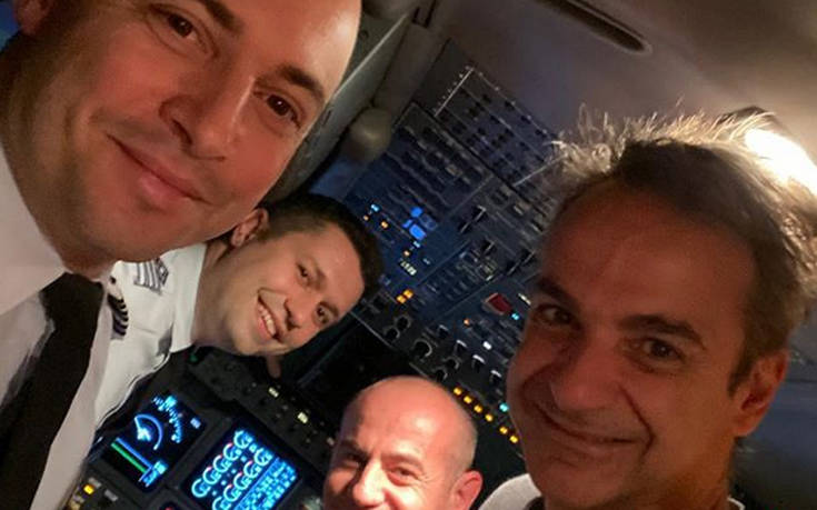 Η Selfie του Πρωθυπουργού στο πιλοτήριο του αεροπλάνου