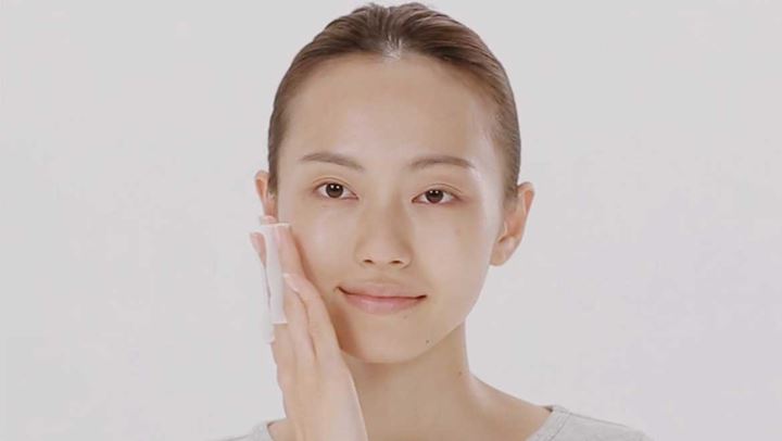 Patting: Γνωρίστε την τεχνική που εφαρμόζουν οι Γιαπωνέζες για αλαβάστρινο δέρμα!