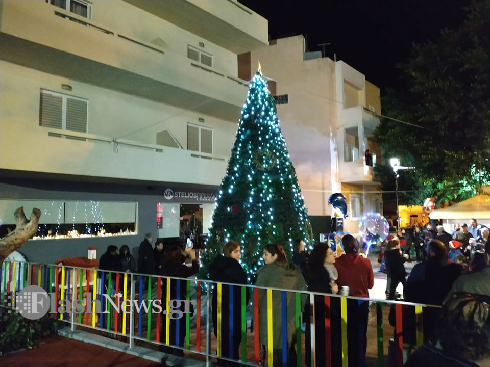 Η Χαλέπα έβαλε τα γιορτινά της στη φωτοδότηση του Χριστουγεννιάτικου δέντρου (Φώτο-Βίντεο)