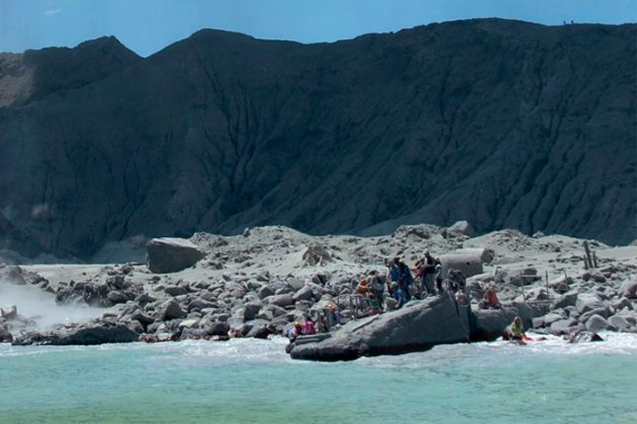 Νέα Ζηλανδία: Ξεκινά η ριψοκίνδυνη επιχείρηση για την ανάσυρση πτωμάτων από το ηφαίστειο