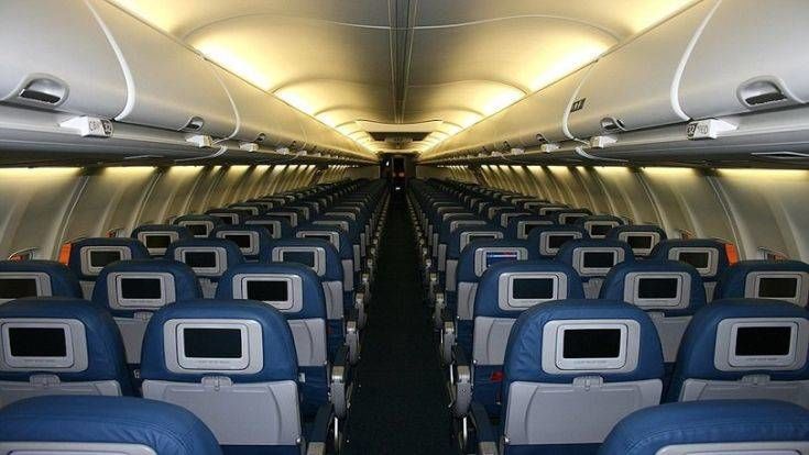 Ο λόγος που χαμηλώνουν τα φώτα της καμπίνας του αεροπλάνου για την απογείωση