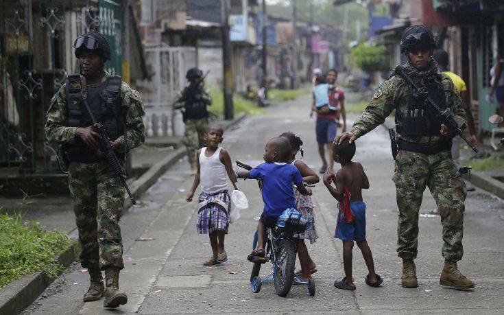 Η τραγωδία των παιδιών που στρατολογούνται από ένοπλες οργανώσεις στην Κολομβία