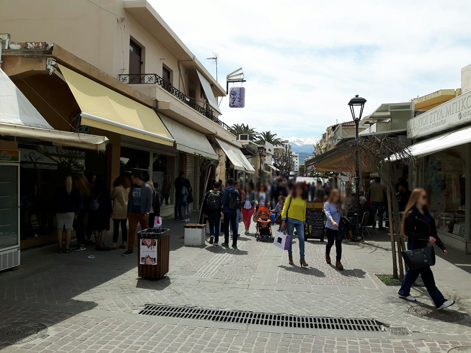 Κρήτη: Τρία καταστήματα “την πλήρωσαν”  γιατί δεν είχαν την ειδική ταμπέλα