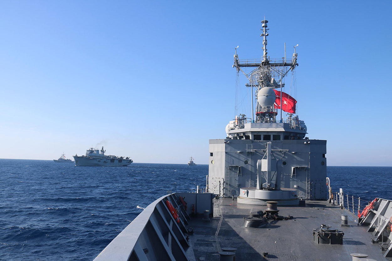 Υπουργός Άμυνας: Πώς θα αντιδράσει η χώρα αν εμφανιστεί τουρκικό πλοίο νότια της Κρήτης