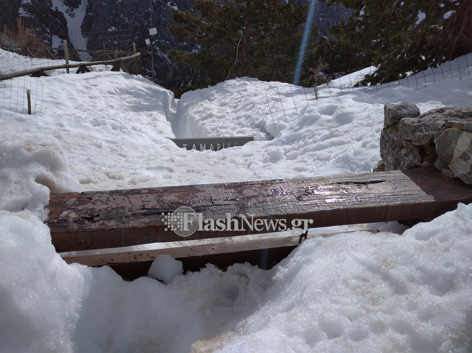 Δυο μέτρα το χιόνι στο Ξυλόσκαλο – Πολλοί εκδρομείς την Κυριακή στον Ομαλό (φωτο)