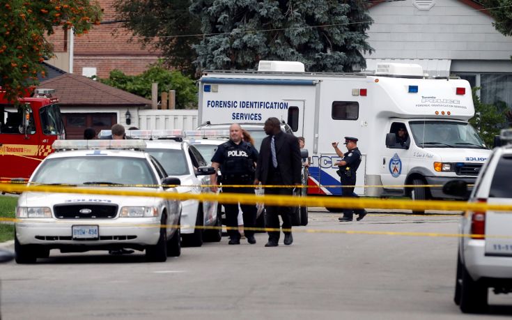 Τρεις νεκροί και δύο τραυματίες έπειτα πυροβολισμούς σε διαμέρισμα στο Τορόντο