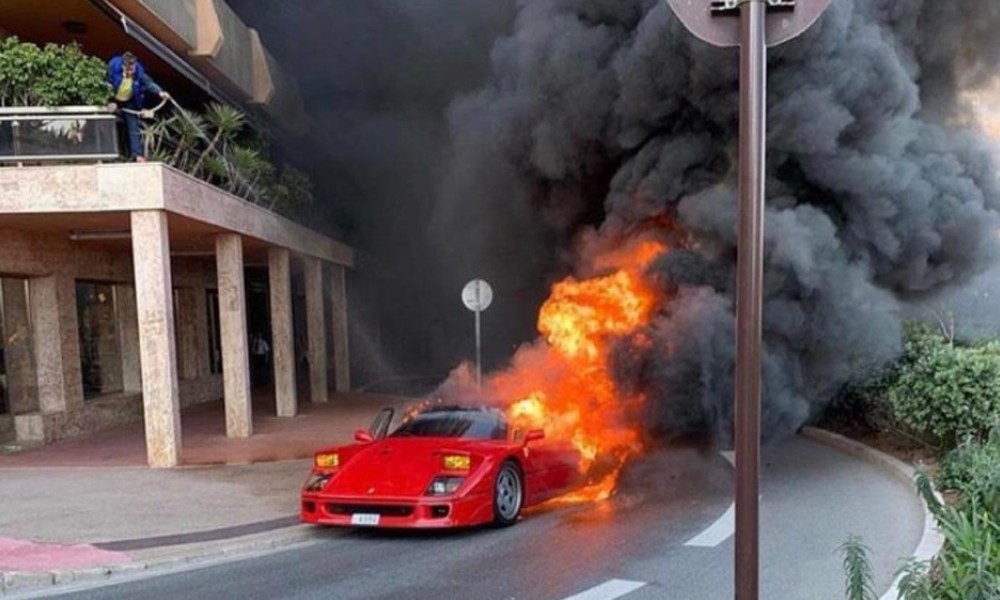 Ferrari F40 γίνεται στάχτη στο Μονακό