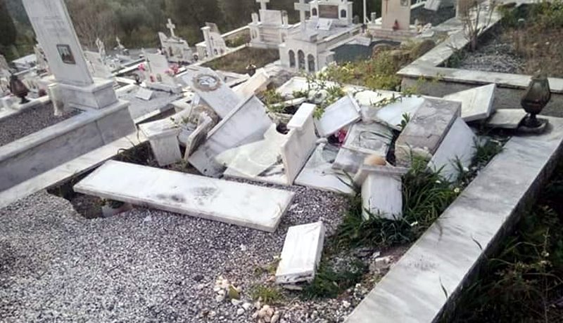 Ιερόσυλοι ρήμαξαν τάφους στο Αγρίνιο – Oργισμένοι οι κάτοικοι