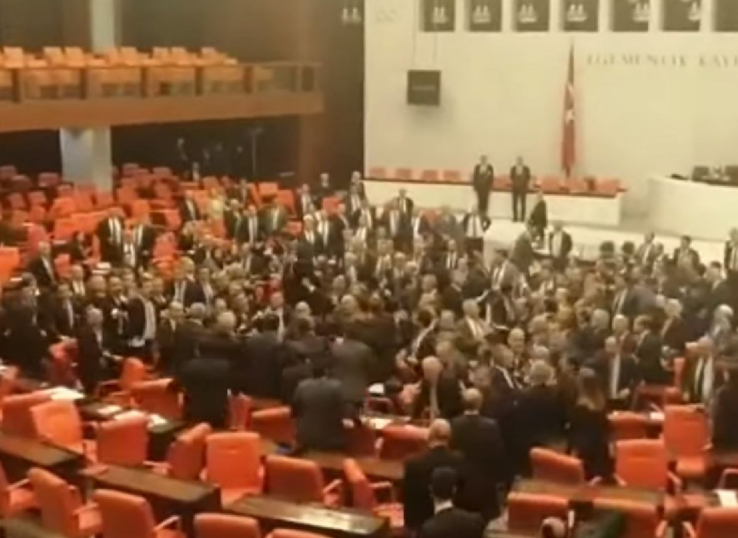 Η φράση Ερντογάν που προκάλεσε άγριο ξύλο στην τουρκική Βουλή (βιντεο)