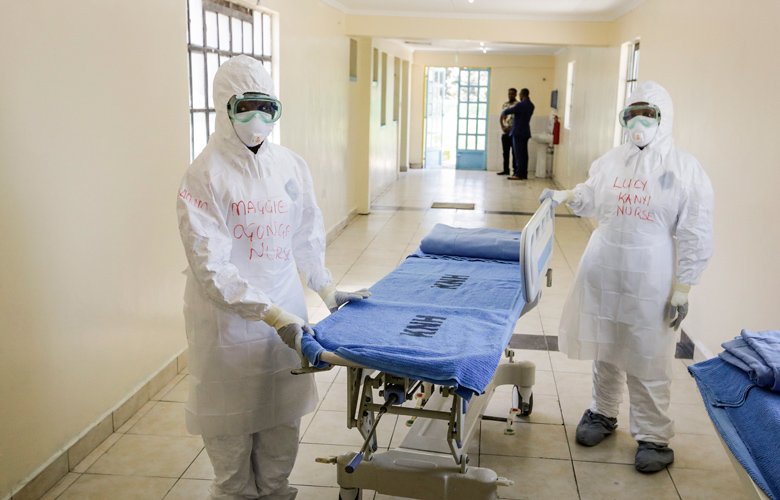 Κορωνοϊός: Δύο πρώτοι θάνατοι στη Νότια Αφρική – Εξαπλώνεται ο ιός στην Αφρική