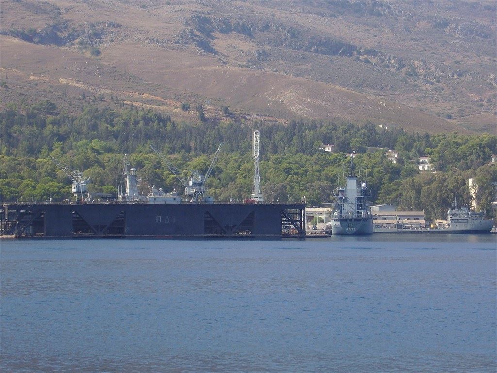 Πόσο ασφαλής είναι η άφιξη των ξένων πλοίων στον Ναύσταθμο Κρήτης στα Χανιά;