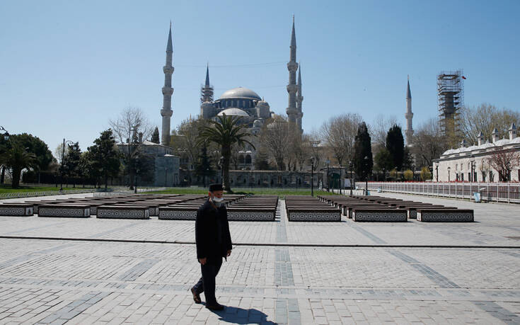 Κορωνοϊός: Η Τουρκία παρατείνει τα κλειστά σχολεία έως το τέλος Μαΐου