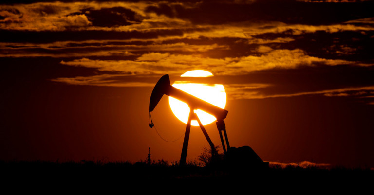 Το «κραχ του αιώνα» στο πετρέλαιο και τι προβλέπεται για την επόμενη μέρα
