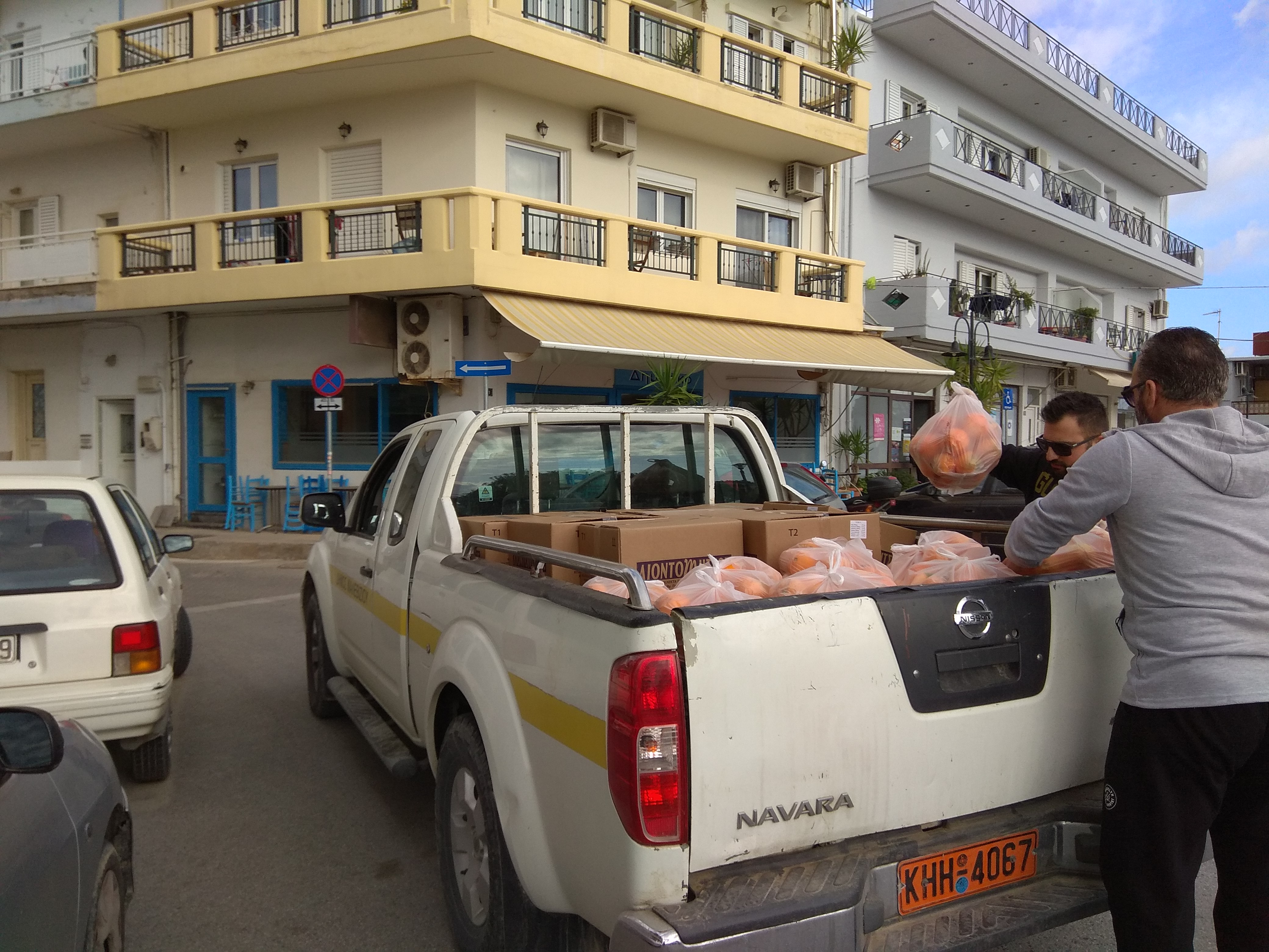 Πορτοκάλια κατ’οίκον σε ευπαθείς ομάδες από το Δήμο Μαλεβιζίου