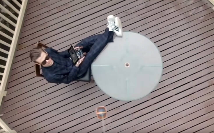 Έστειλε το drone να του φέρει καφέ απ’ έξω (βιντεο)
