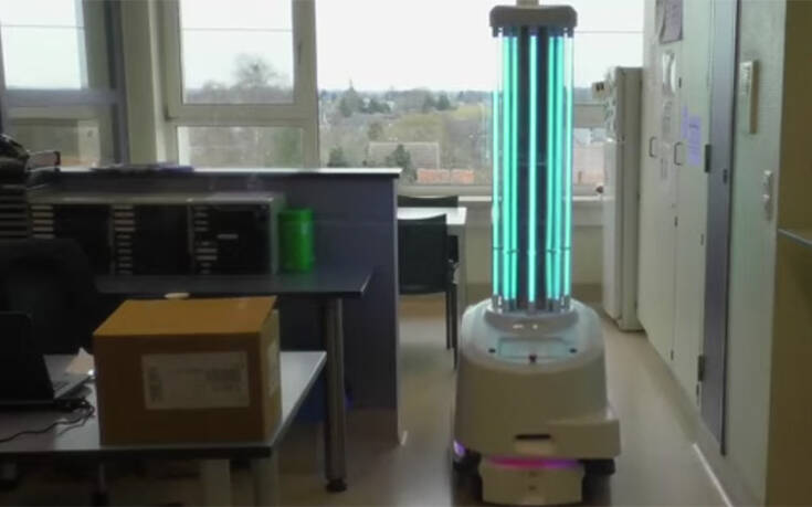 Δανοί ερευνητές ανέπτυξαν ρομπότ που πραγματοποιεί διαγνωστικά τεστ για τον κορωνοϊό