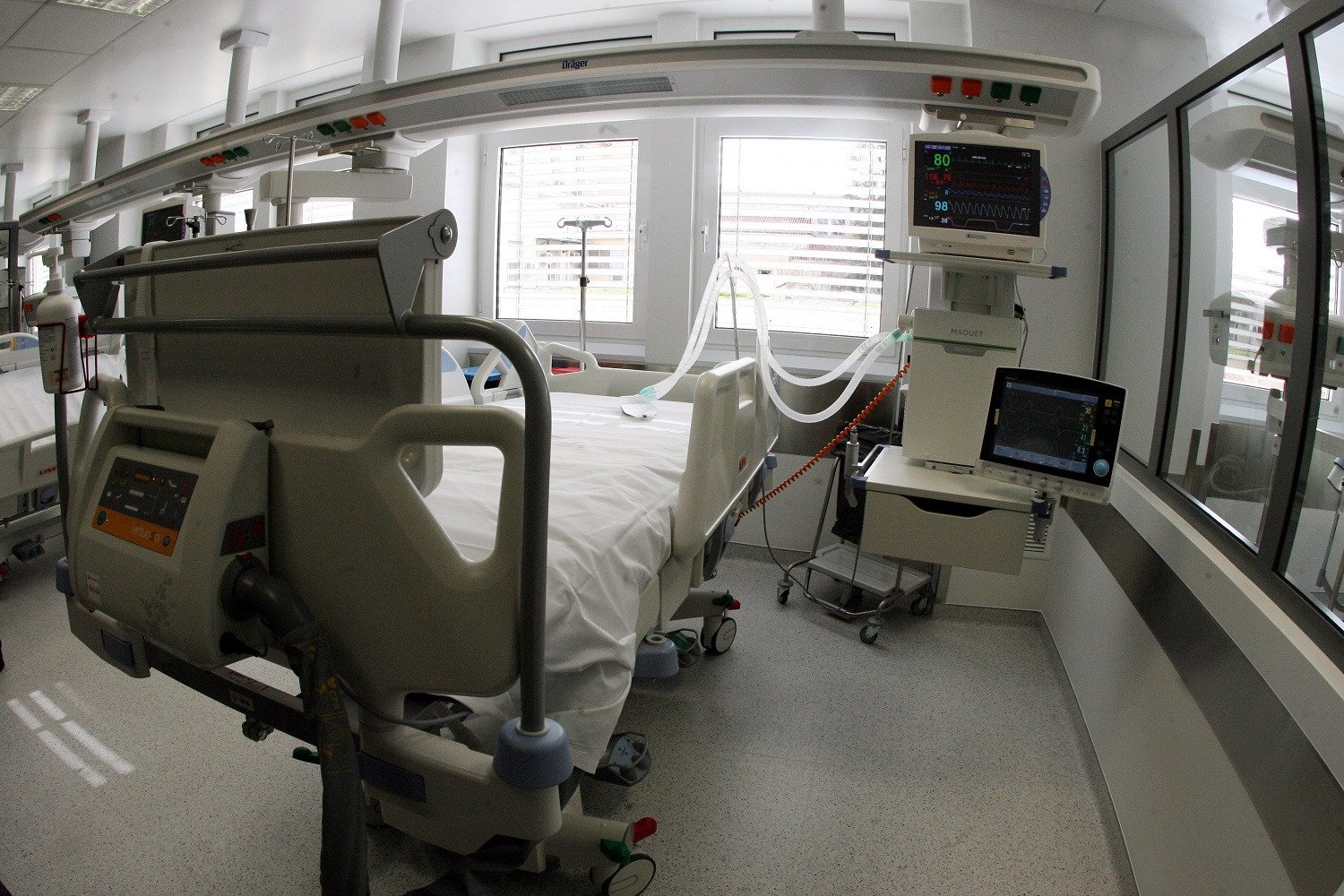 Νέες κλίνες ΜΕΘ στα νοσοκομεία του ΕΣΥ