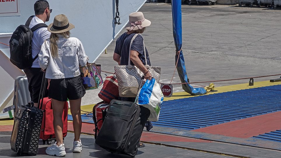 Ταξίδια με πλοία: Αυξάνεται ο αριθμός των επιβατών μετά τις 15 Ιουνίου