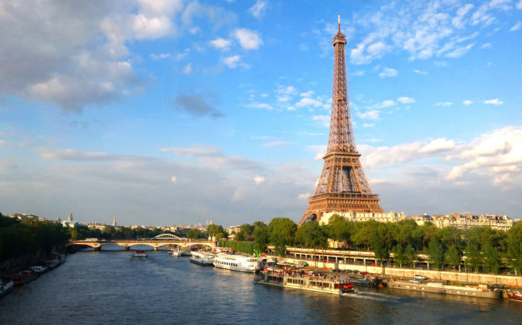 Ξανανοίγει αλλά μόνο για… γυμνασμένους ο Πύργος του Άιφελ στο Παρίσι