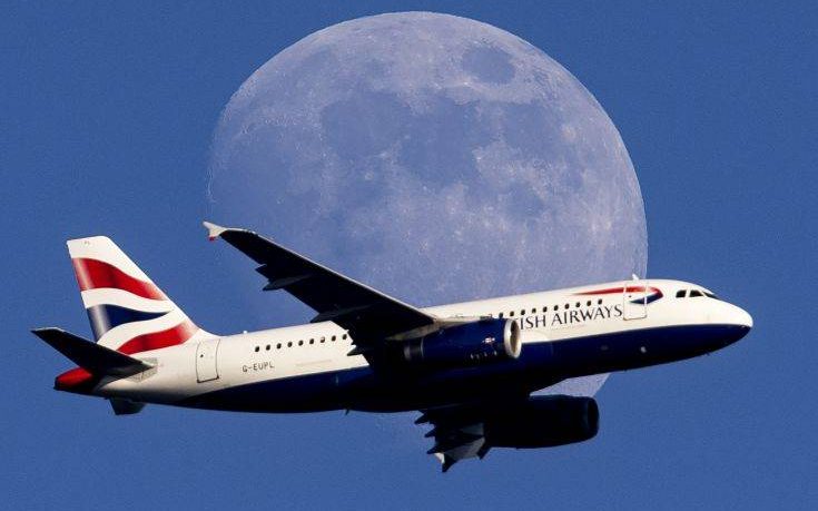 Η μητρική της British Airways σκέφτεται προσφυγή στη δικαιοσύνη για τα μέτρα καραντίνας