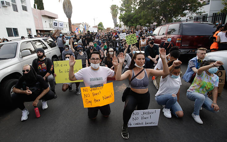 Μαρτυρία Έλληνα που ζει στο Λος Άντζελες για τις διαδηλώσεις: Η κατάσταση είναι πρωτόγνωρη