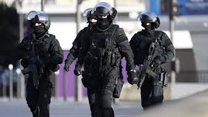 Μέλη της επίλεκτης μονάδας RAID της γαλλικής αστυνομίας συνέλαβαν πέντε Τσετσένους