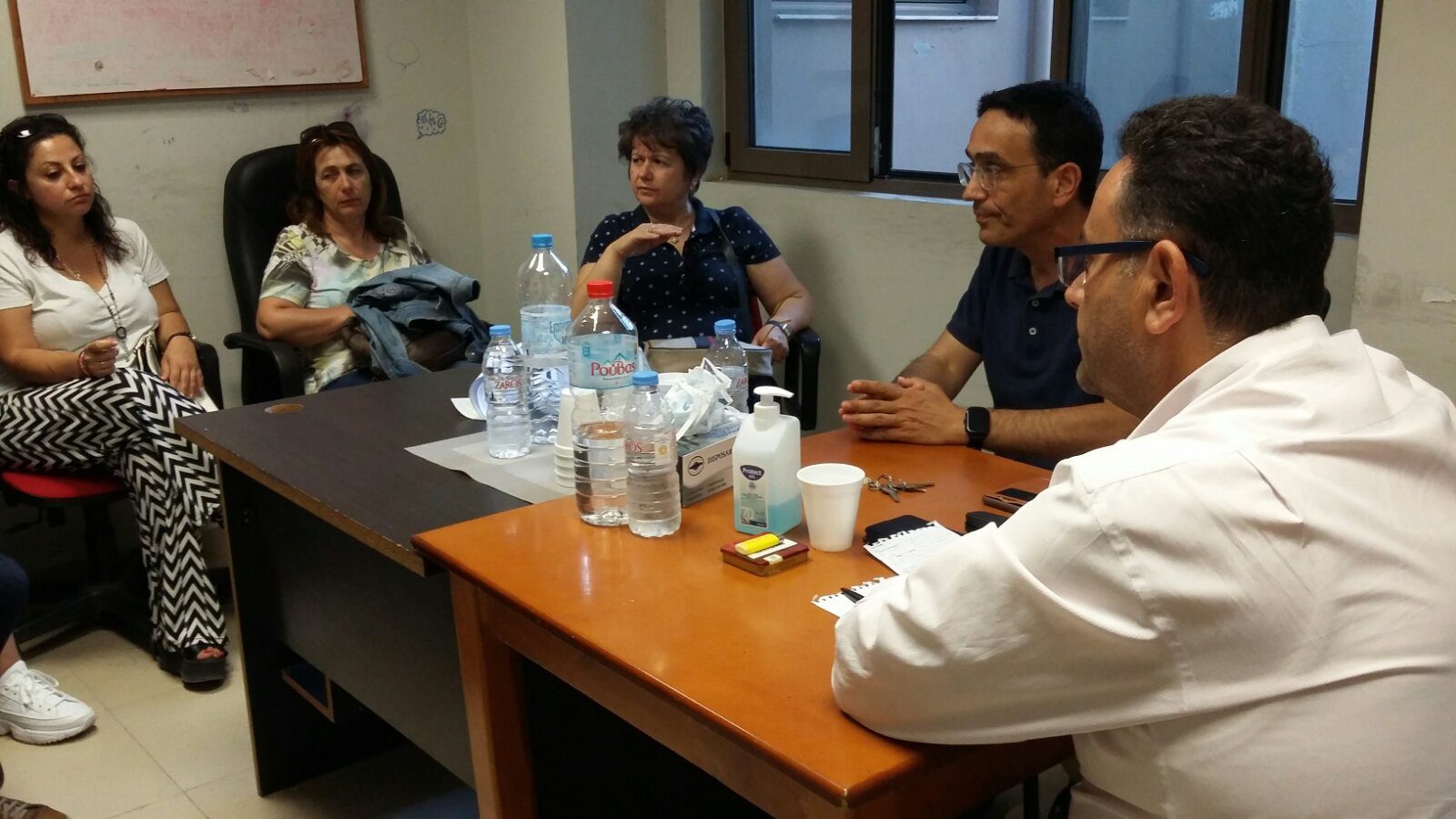 Συνάντηση του ΚΚΕ Ηρακλείου με συμβασιούχους επικουρικούς εργαζόμενους σε μονάδες υγείας