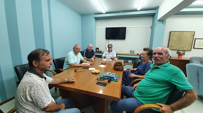Αγιος Νικόλαος: Συνάντηση με το προεδρείο της κοινότητας Βραχασίου
