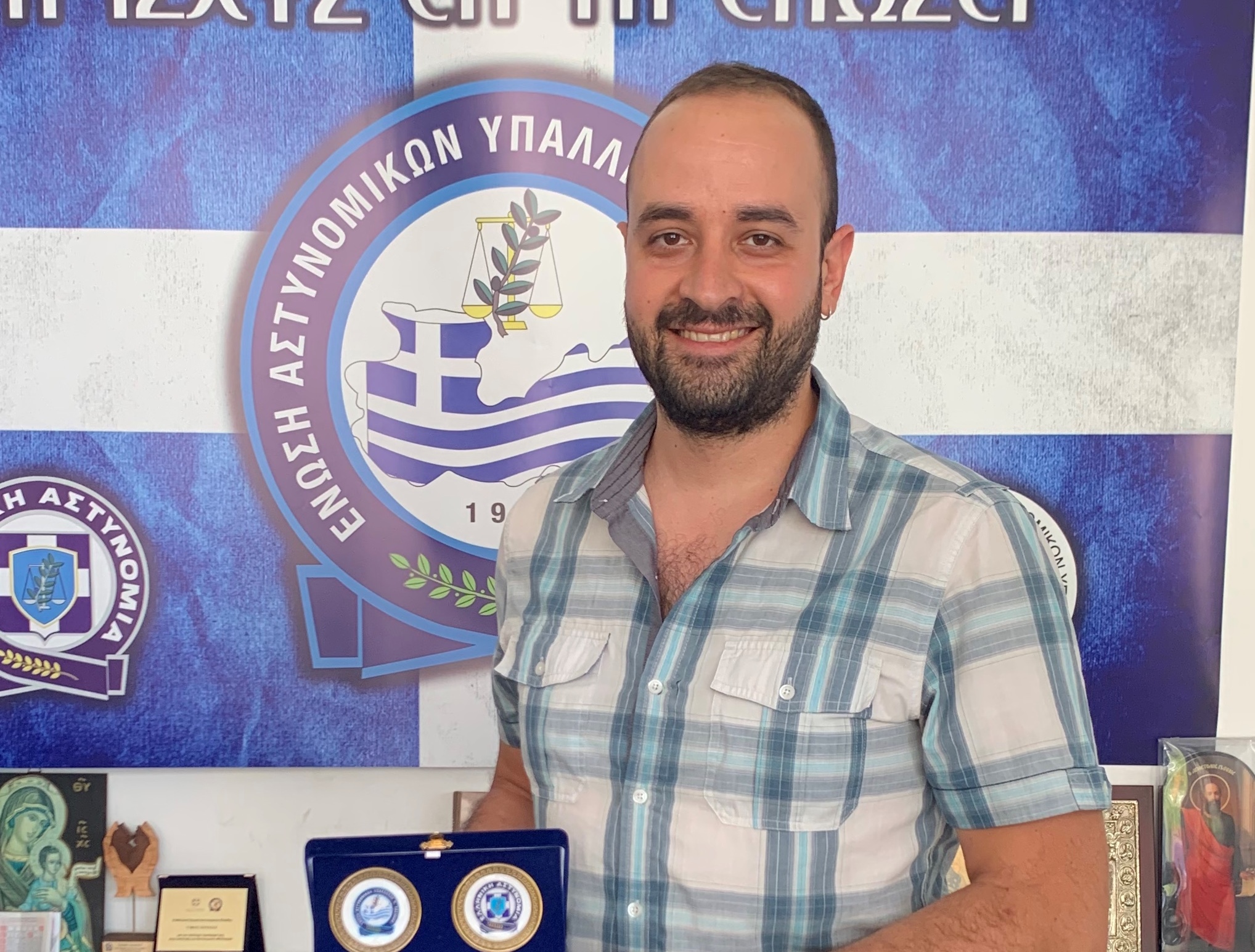 Αξιέπαινος! Αστυνομικός στην Κρήτη έδωσε Πανελλήνιες και μπαίνει σε Ιατρικές σχολές