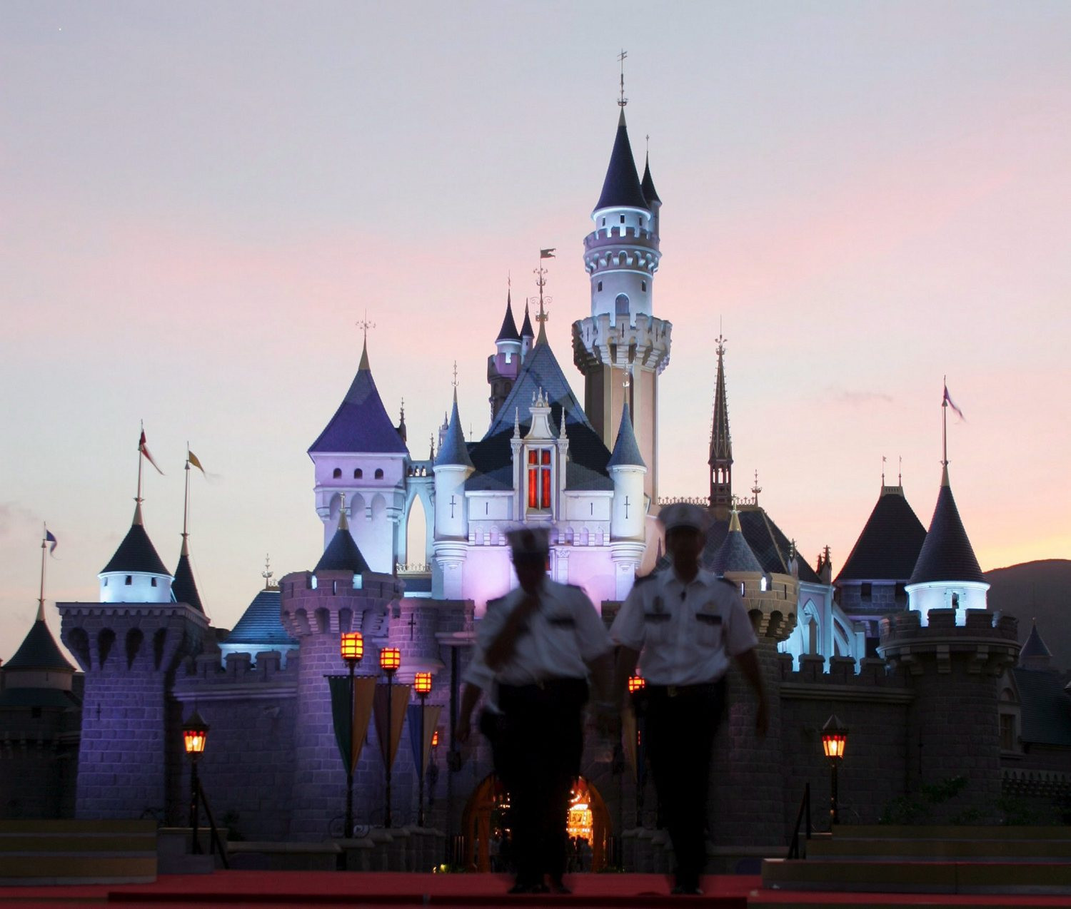 Ξανακλείνει η Disneyland στην Κίνα λόγω κορωνοϊού
