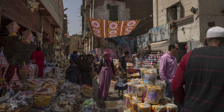 Αίγυπτος -κορωνοϊός: Χαλαρώνουν τα περιοριστικά μέτρα στα εστιατόρια