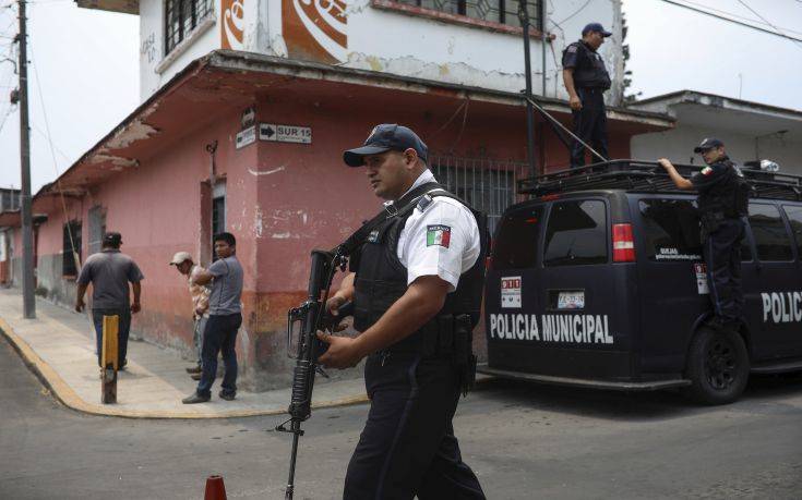 Μυστήριο στο Μεξικό: Αεροπλάνο στις φλόγες, και εκατοντάδες κιλά ναρκωτικών