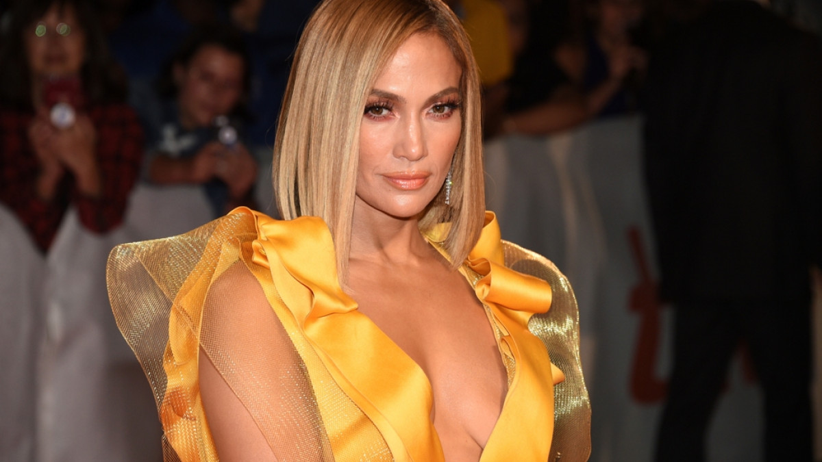 JLo glow: H skincare routine της Jennifer Lopez για λαμπερή επιδερμίδα
