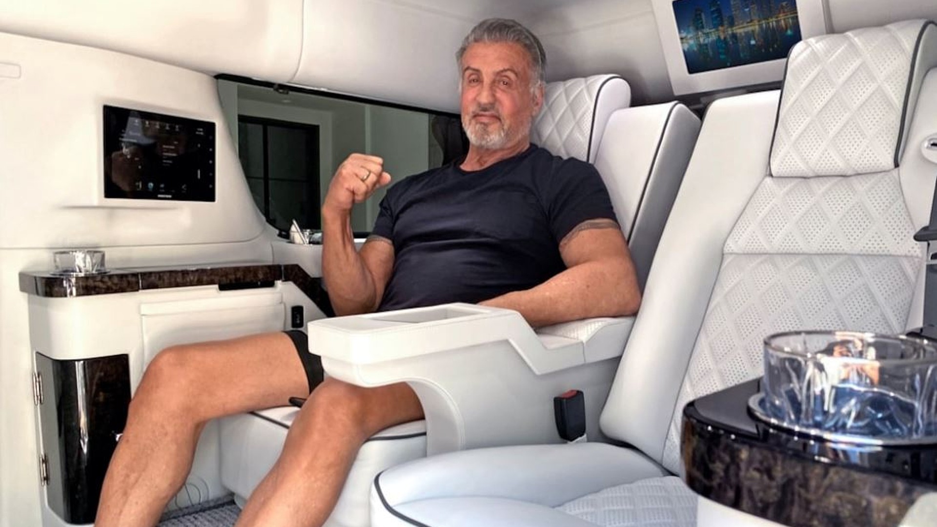 Ο Sylvester Stallone πουλά το υπερπολυτελές αυτοκίνητό του