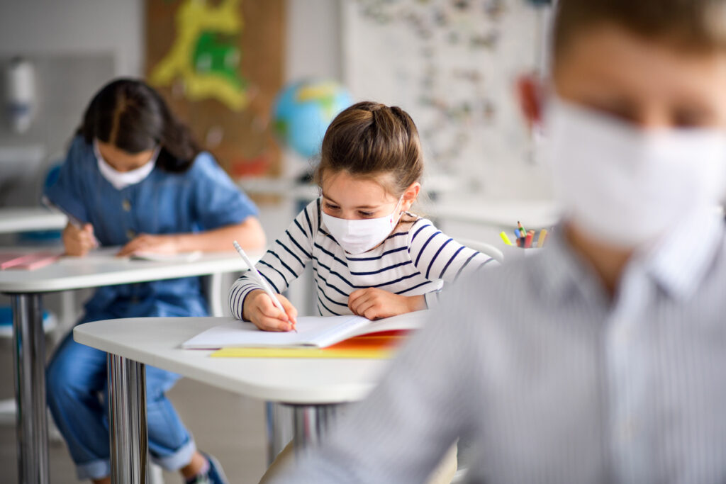 Ανοίγουν τα σχολεία στις 14 Σεπτεμβρίου – Υποχρεωτική η μάσκα σε εσωτερικούς χώρους