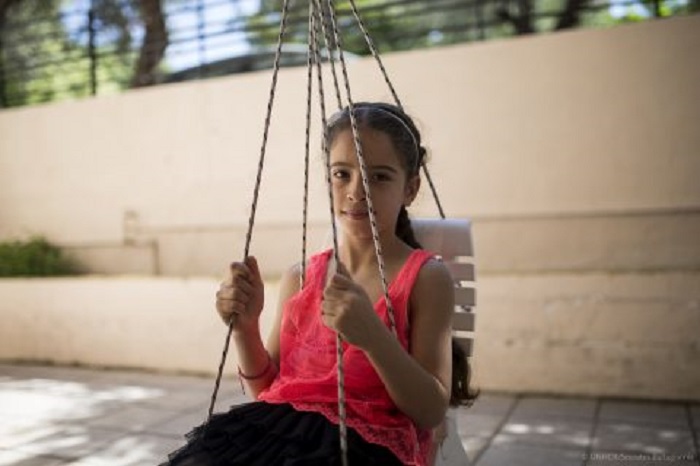 Πέντε κορίτσια πρόσφυγες και οι γονείς τους ξεκινούν μια νέα ζωή στο Ηράκλειο (βιντεο)