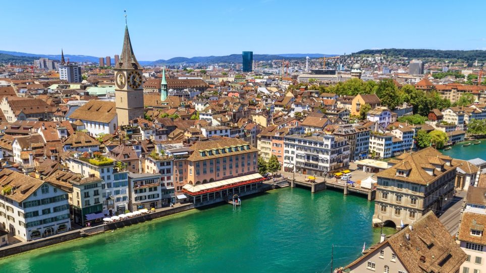 Οι Ελβετοί με δημοψήφισμα όρισαν κατώτατο μισθό τα 3.800 ευρώ αλλά δεν αρκεί