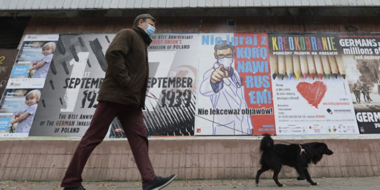 Κορωνοϊός -Πολωνία: Στήνουν νοσοκομείο εκστρατείας μέσα σε στάδιο